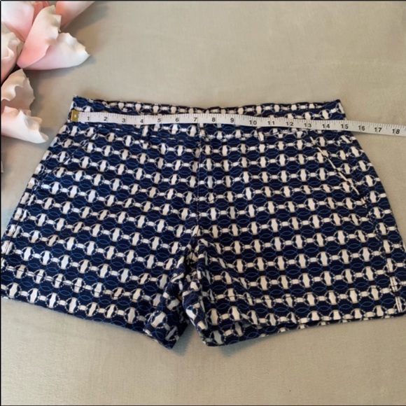 🌺Blue & White shorts from Joe Fresh - Picture 4 of 5